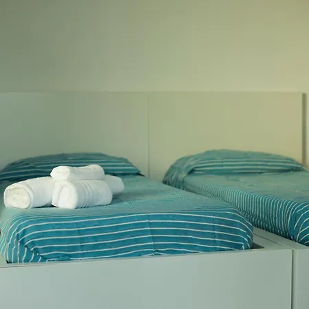 Seaside Couette-café 4*