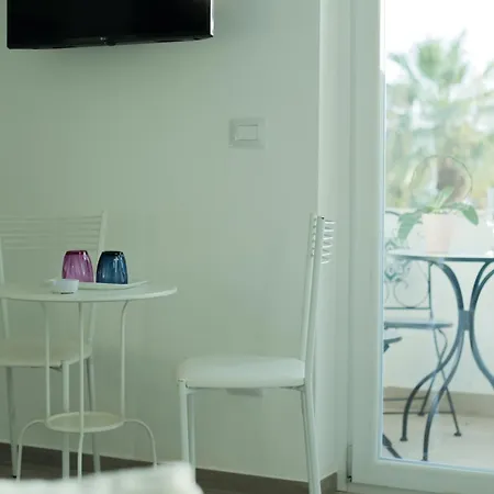 Seaside Couette-café 4*