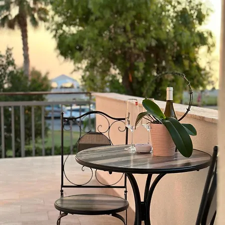 Bed & Breakfast Seaside 4*